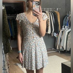 Chic Floral V-Neck Mini Dress